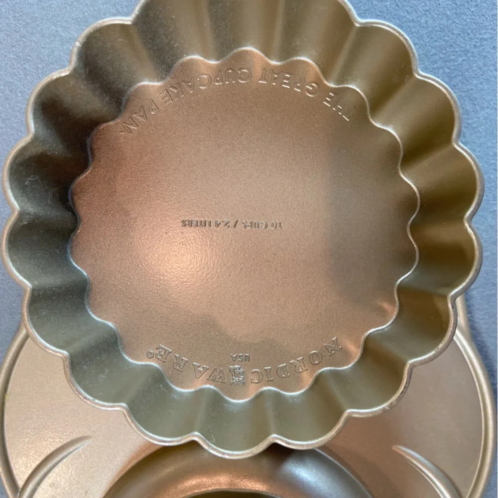 The Great‎ Cupcake Pan Nordic Ware William Sonoma Cupcake 10 cups 2.4 liters